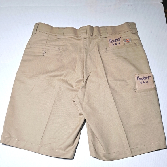 Dickies FLEX Shorts Mens Size 40" Khaki Work Relaxed Fit 5 pockets 11" inseam - Picture 8 of 13